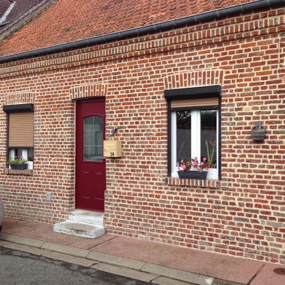 Rénovation de façade en briques, sablage, rejointoiement et hydrofuge — free download