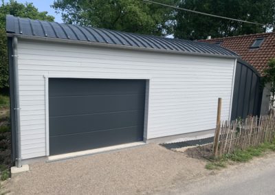 Le confort et la sécurité avec les portes de garage posées par l’entreprise Luste.